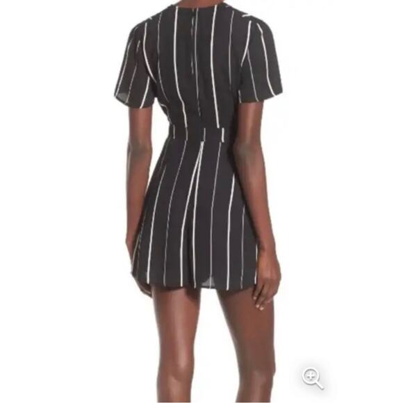 ASTR The Label Black and White Striped Romper Women’s size medium - Picture 7 of 7